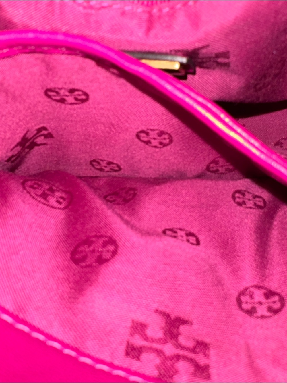 Tory Burch Small Fleming Convertible Shoulder Bag in Party Fuchsia Leather - Picture 12 of 16